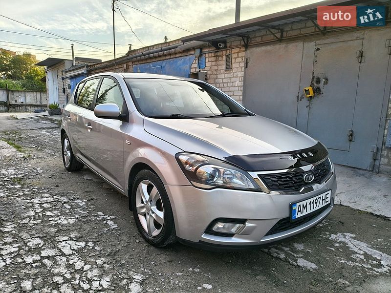Хетчбек Kia Ceed 2009 в Запоріжжі