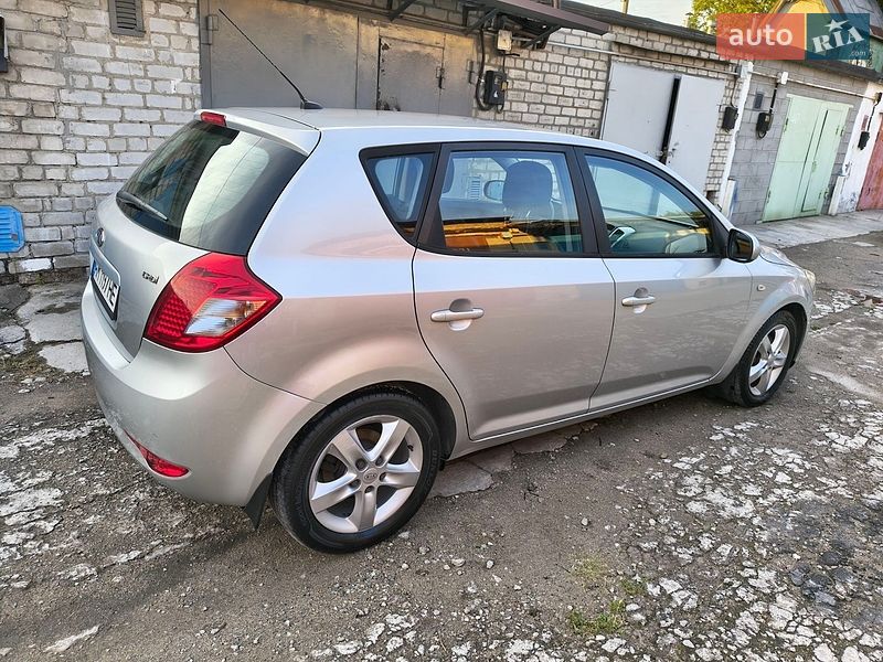 Хетчбек Kia Ceed 2009 в Запоріжжі