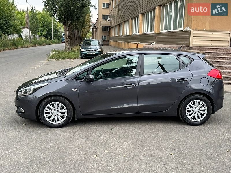 Хэтчбек Kia Ceed 2013 в Киеве