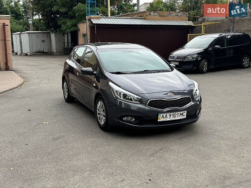 Хэтчбек Kia Ceed 2013 в Киеве