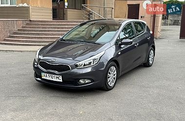 Хэтчбек Kia Ceed 2013 в Киеве