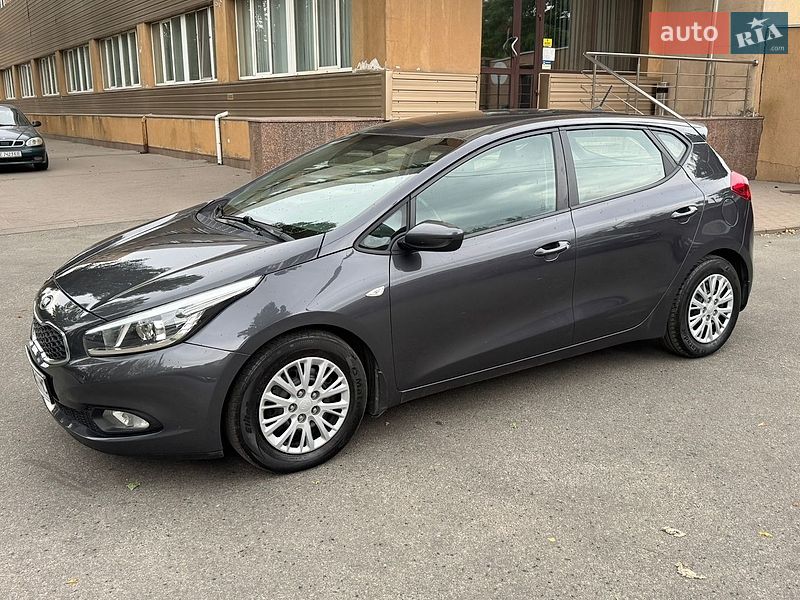 Хэтчбек Kia Ceed 2013 в Киеве