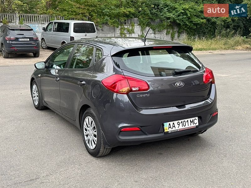 Хэтчбек Kia Ceed 2013 в Киеве