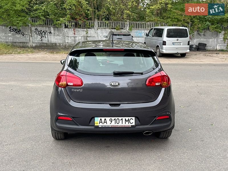Хэтчбек Kia Ceed 2013 в Киеве