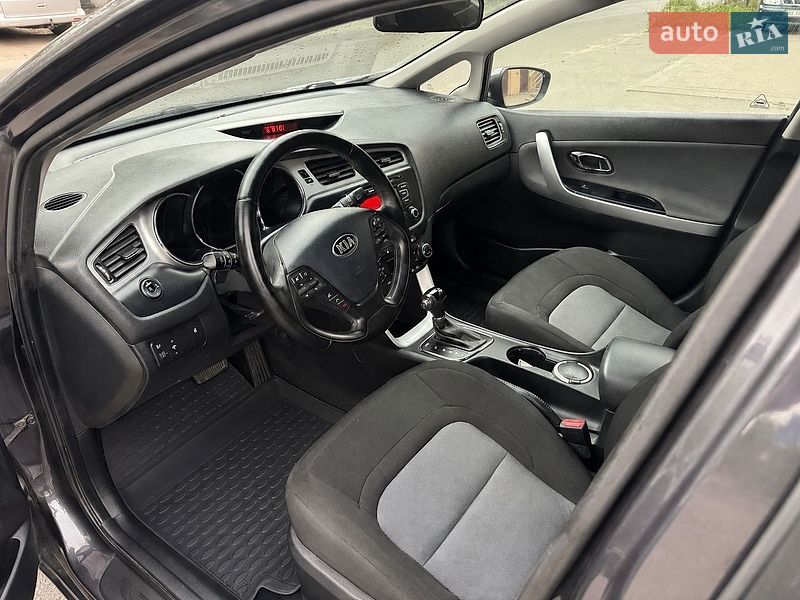 Хэтчбек Kia Ceed 2013 в Киеве