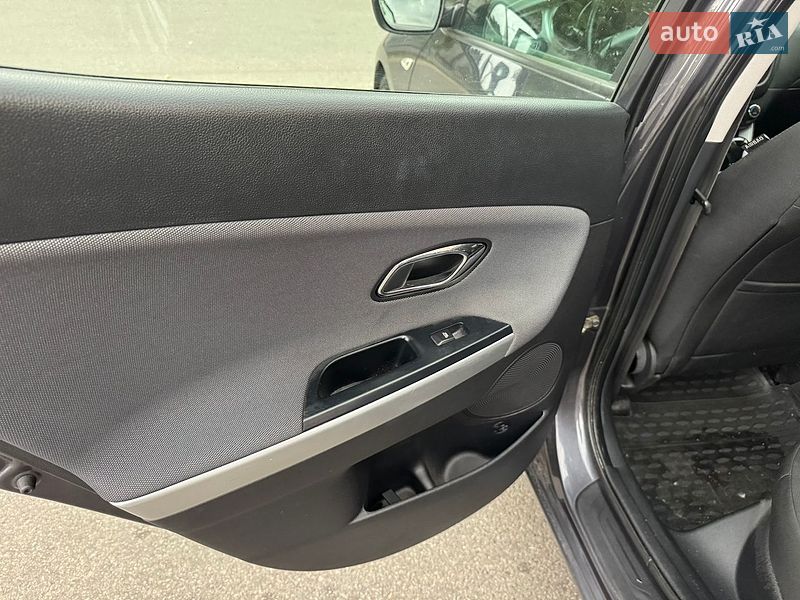 Хэтчбек Kia Ceed 2013 в Киеве