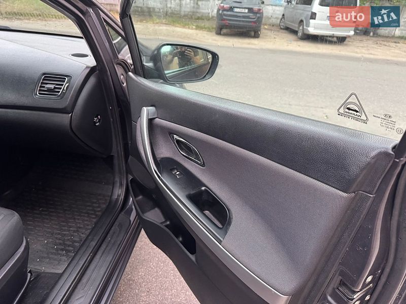 Хэтчбек Kia Ceed 2013 в Киеве