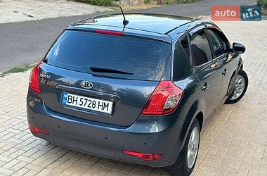 Хэтчбек Kia Ceed 2010 в Одессе
