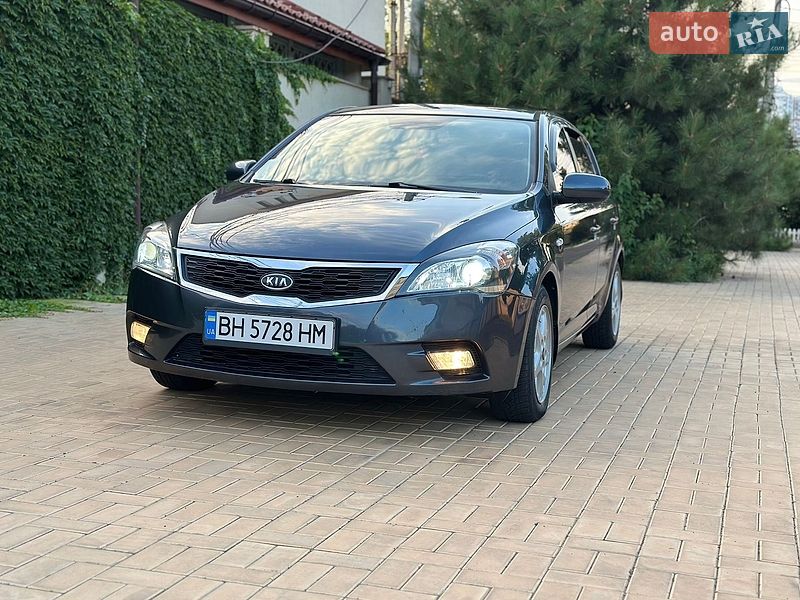 Хэтчбек Kia Ceed 2010 в Одессе