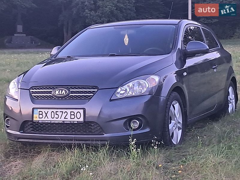 Хэтчбек Kia Ceed 2008 в Борщеве