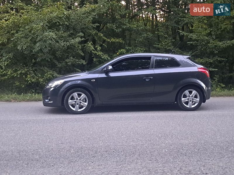 Хэтчбек Kia Ceed 2008 в Борщеве