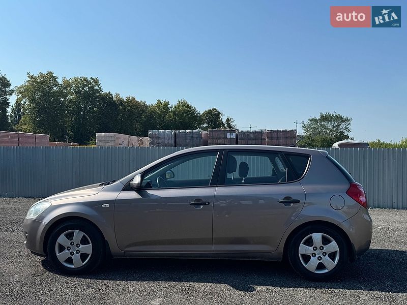 Хэтчбек Kia Ceed 2008 в Виннице