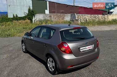 Хэтчбек Kia Ceed 2008 в Виннице