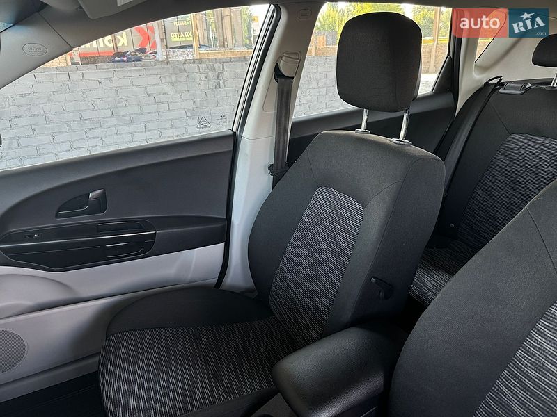 Хэтчбек Kia Ceed 2008 в Виннице
