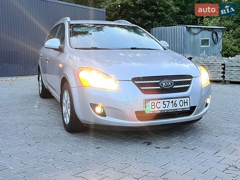Універсал Kia Ceed 2009 в Дрогобичі