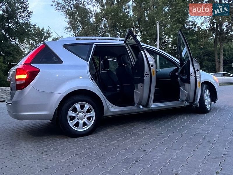 Універсал Kia Ceed 2009 в Дрогобичі