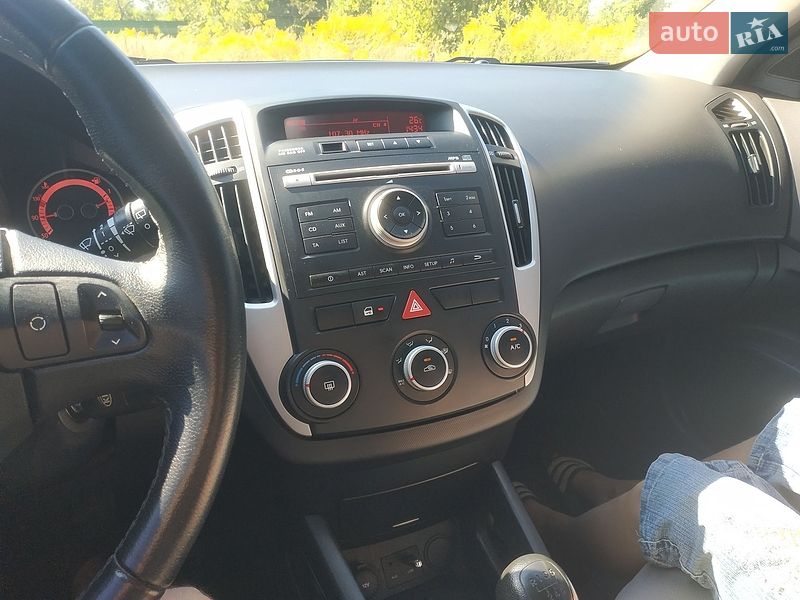 Универсал Kia Ceed 2011 в Шостке