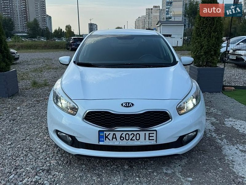 Хетчбек Kia Ceed 2015 в Києві фото Хетчбек Kia Ceed 2015 в Києві