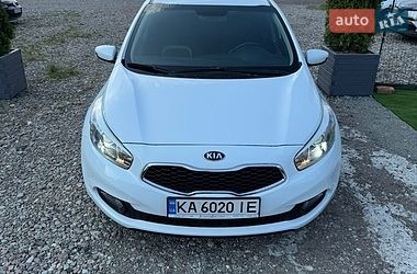 Хетчбек Kia Ceed 2015 в Києві фото 2 Хетчбек Kia Ceed 2015 в Києві