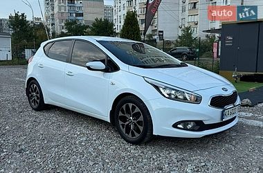Хетчбек Kia Ceed 2015 в Києві фото 4 Хетчбек Kia Ceed 2015 в Києві