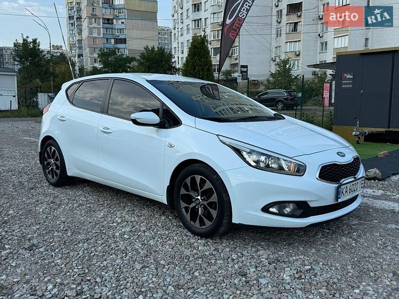 Хетчбек Kia Ceed 2015 в Києві фото 4 Хетчбек Kia Ceed 2015 в Києві
