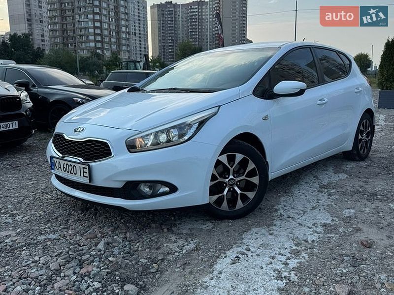 Хетчбек Kia Ceed 2015 в Києві фото 6 Хетчбек Kia Ceed 2015 в Києві