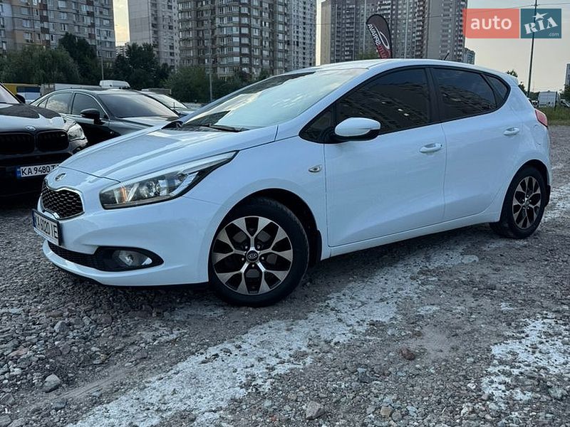 Хетчбек Kia Ceed 2015 в Києві фото 7 Хетчбек Kia Ceed 2015 в Києві