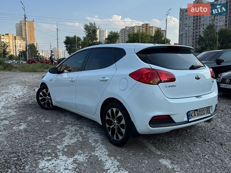 Хетчбек Kia Ceed 2015 в Києві фото 9 Хетчбек Kia Ceed 2015 в Києві