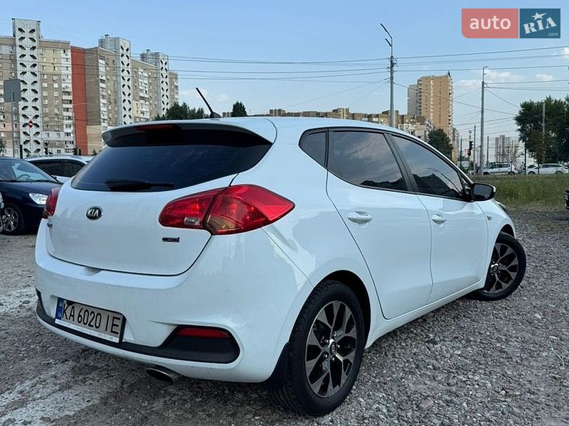 Хетчбек Kia Ceed 2015 в Києві фото 10 Хетчбек Kia Ceed 2015 в Києві