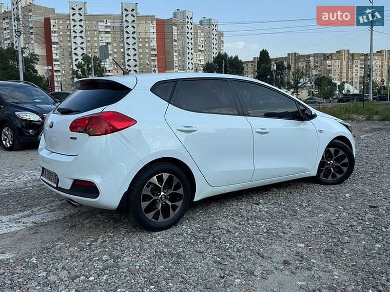 Хетчбек Kia Ceed 2015 в Києві фото 11 Хетчбек Kia Ceed 2015 в Києві