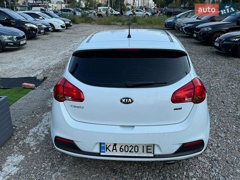 Хетчбек Kia Ceed 2015 в Києві фото 12 Хетчбек Kia Ceed 2015 в Києві