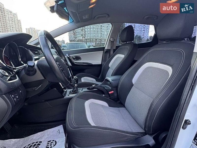 Хетчбек Kia Ceed 2015 в Києві фото 15 Хетчбек Kia Ceed 2015 в Києві