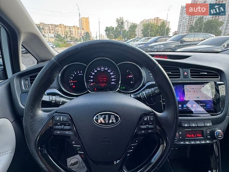 Хетчбек Kia Ceed 2015 в Києві фото 23 Хетчбек Kia Ceed 2015 в Києві