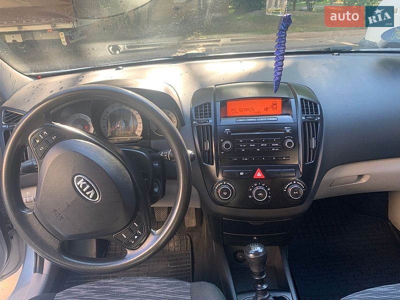 Хэтчбек Kia Ceed 2008 в Киеве