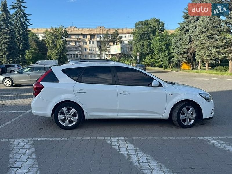 Универсал Kia Ceed 2012 в Черновцах