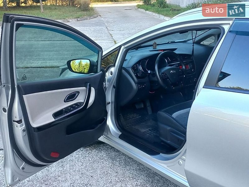 Универсал Kia Ceed 2013 в Нетешине