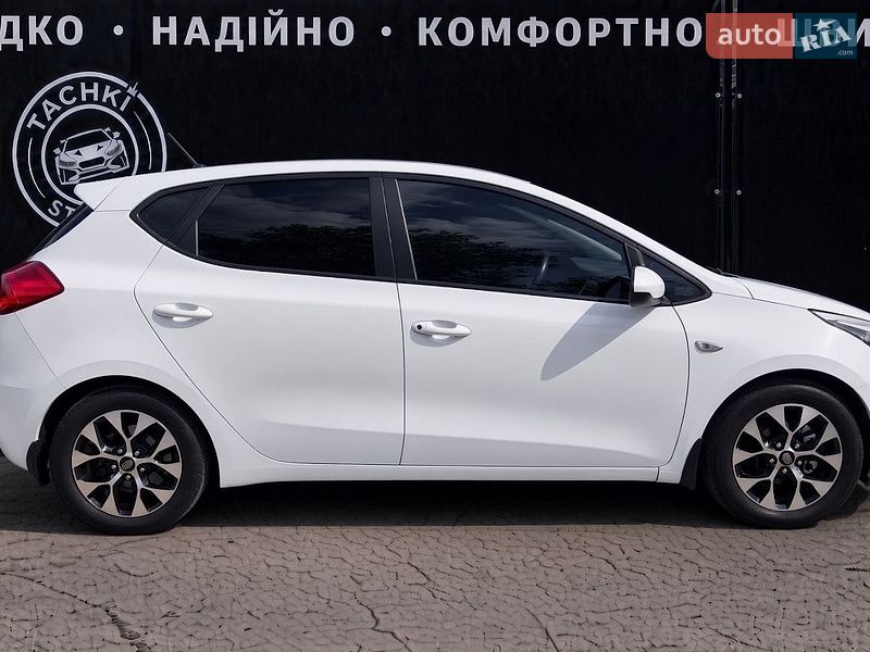 Хэтчбек Kia Ceed 2015 в Киеве