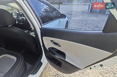 Хэтчбек Kia Ceed 2015 в Киеве