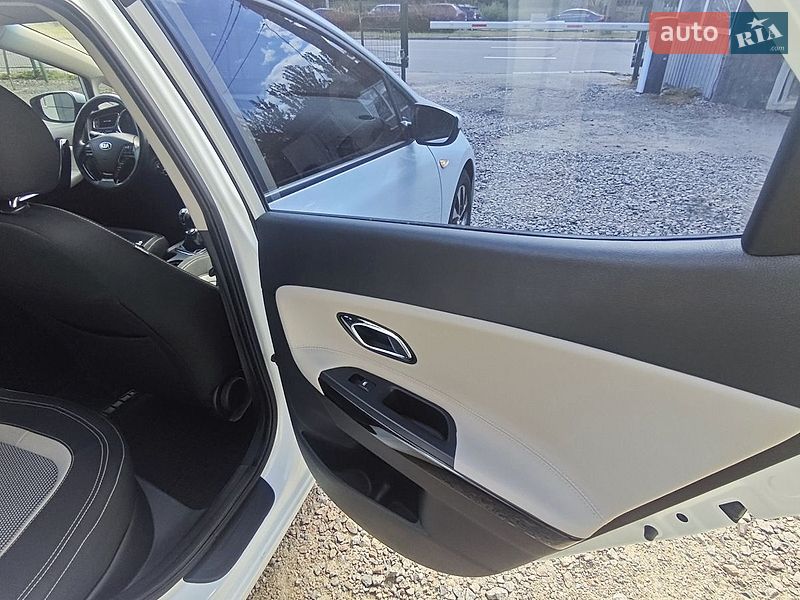 Хэтчбек Kia Ceed 2015 в Киеве