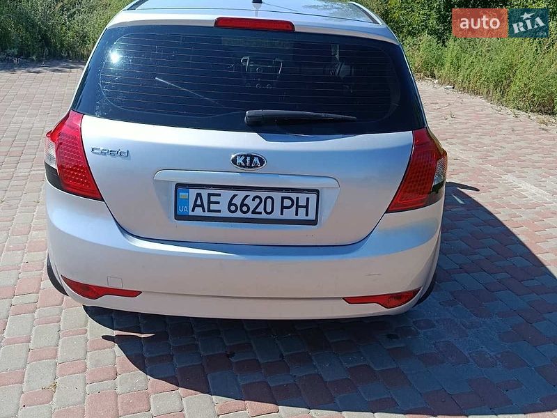 Хэтчбек Kia Ceed 2009 в Решетиловке