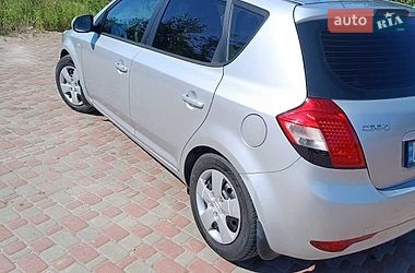 Хэтчбек Kia Ceed 2009 в Решетиловке