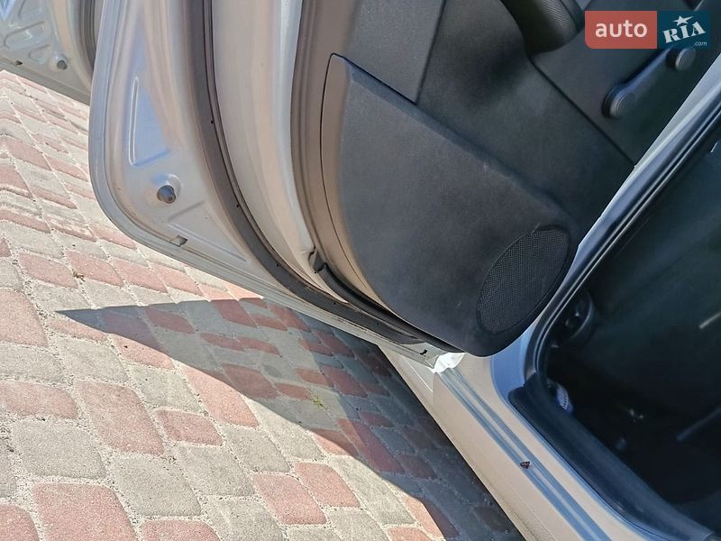Хэтчбек Kia Ceed 2009 в Решетиловке
