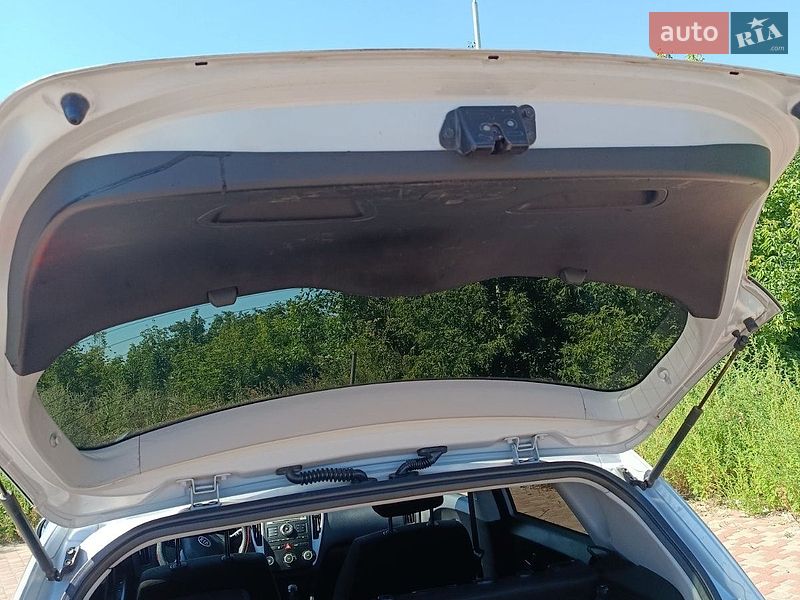 Хэтчбек Kia Ceed 2009 в Решетиловке
