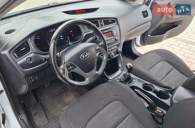 Хэтчбек Kia Ceed 2015 в Хусте