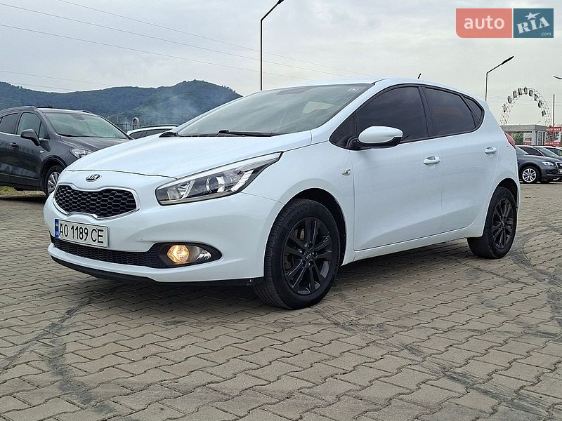 Хэтчбек Kia Ceed 2015 в Хусте