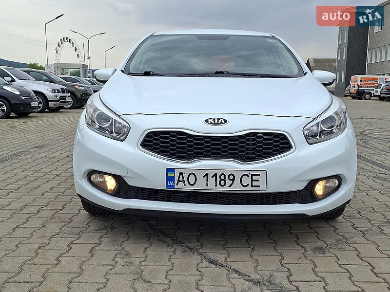 Хэтчбек Kia Ceed 2015 в Хусте