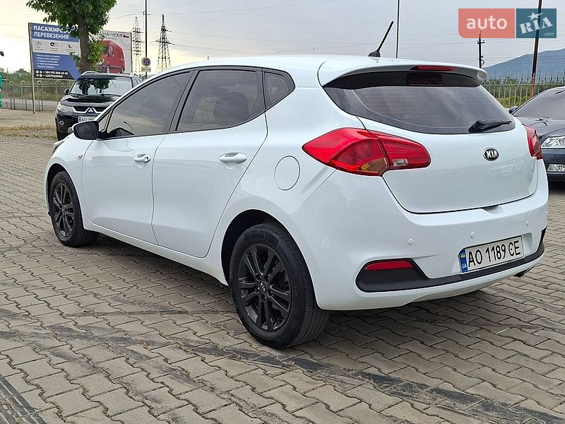 Хэтчбек Kia Ceed 2015 в Хусте
