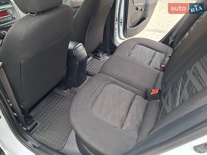 Хэтчбек Kia Ceed 2015 в Хусте