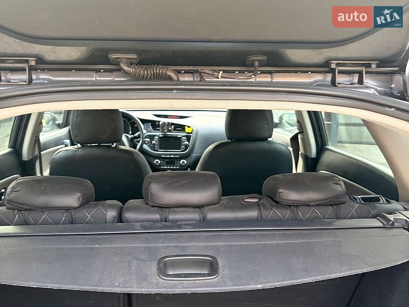 Универсал Kia Ceed 2013 в Ужгороде