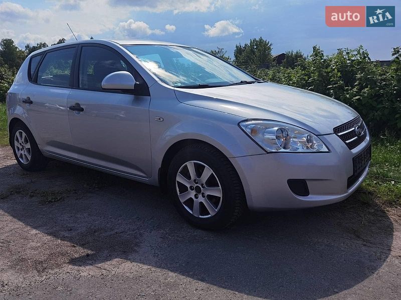 Хэтчбек Kia Ceed 2007 в Сарнах